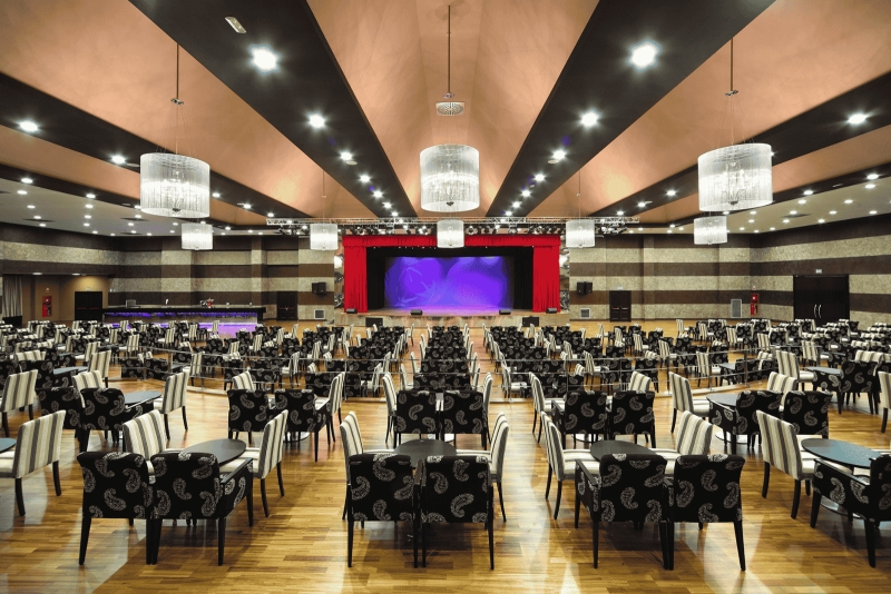 Guia completa para equipar un salon de eventos de un hotel