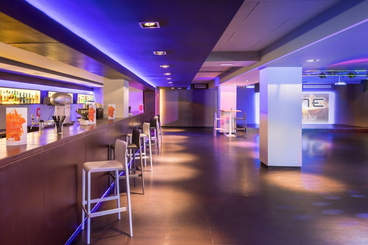 Lounges y bares que haran disfrutar - Sonido e iluminacion